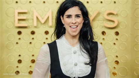 sarah silverman bikini|Sarah Silverman Shares Bikini Photo from Vitamin D Break on。